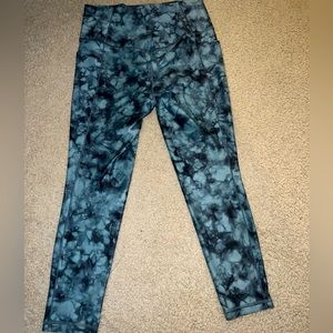 Athleta 7/8 Salutation Tights with Pockets - Size M